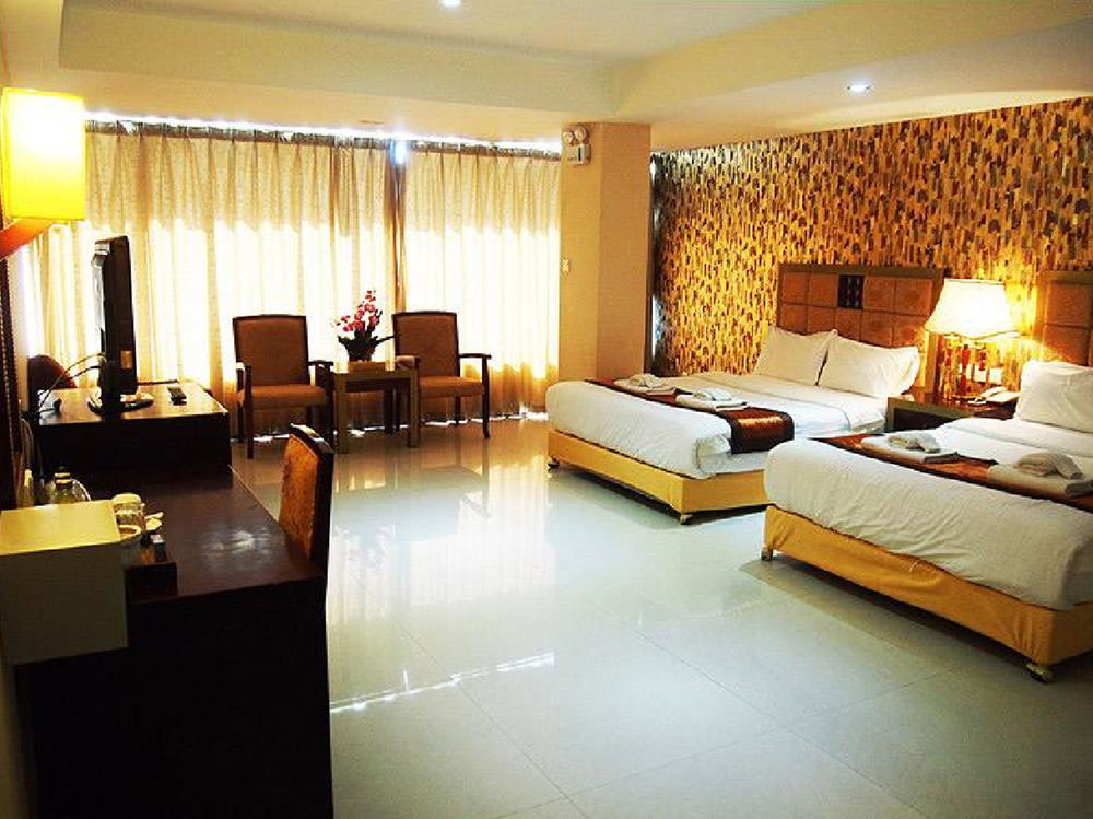 The Privi Suites Патая Екстериор снимка