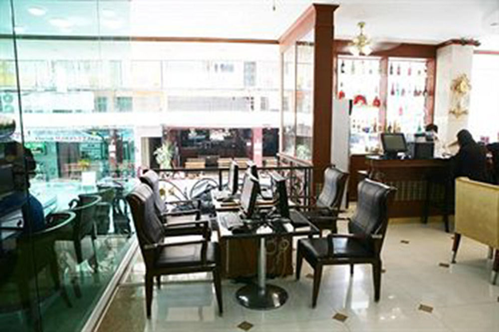 The Privi Suites Патая Екстериор снимка
