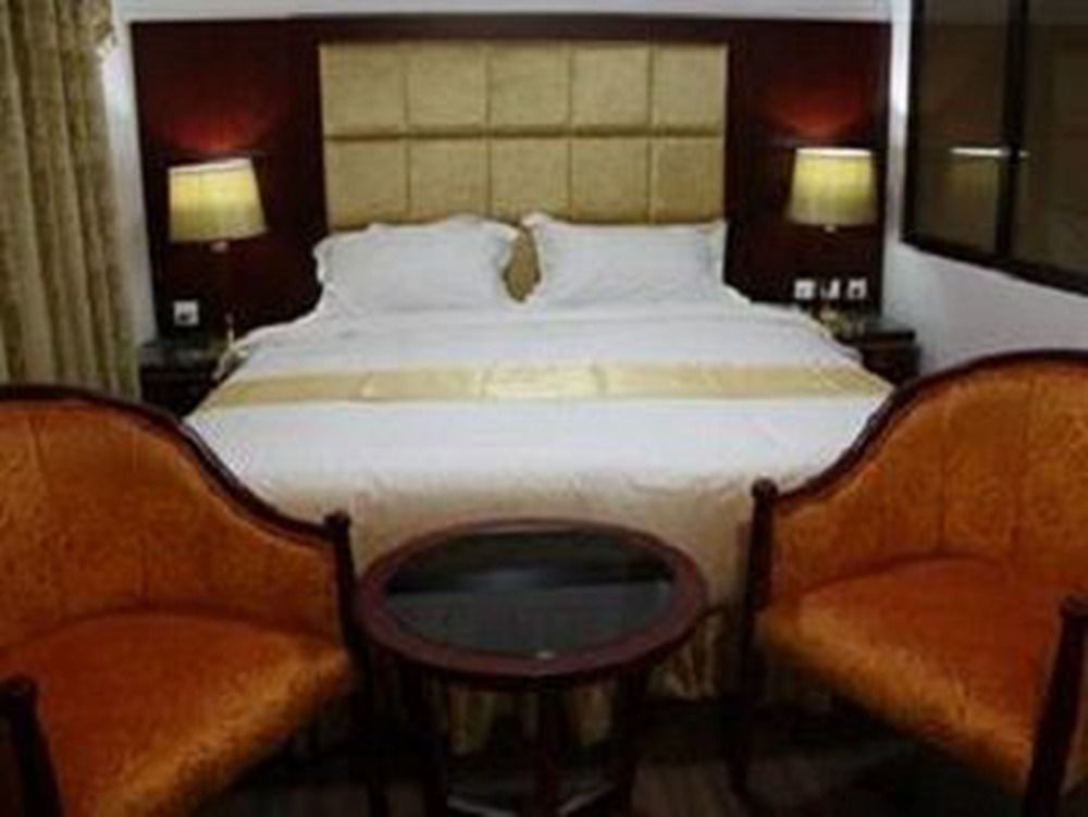 The Privi Suites Патая Екстериор снимка