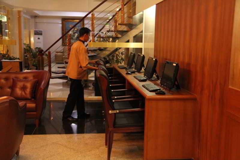 The Privi Suites Патая Екстериор снимка
