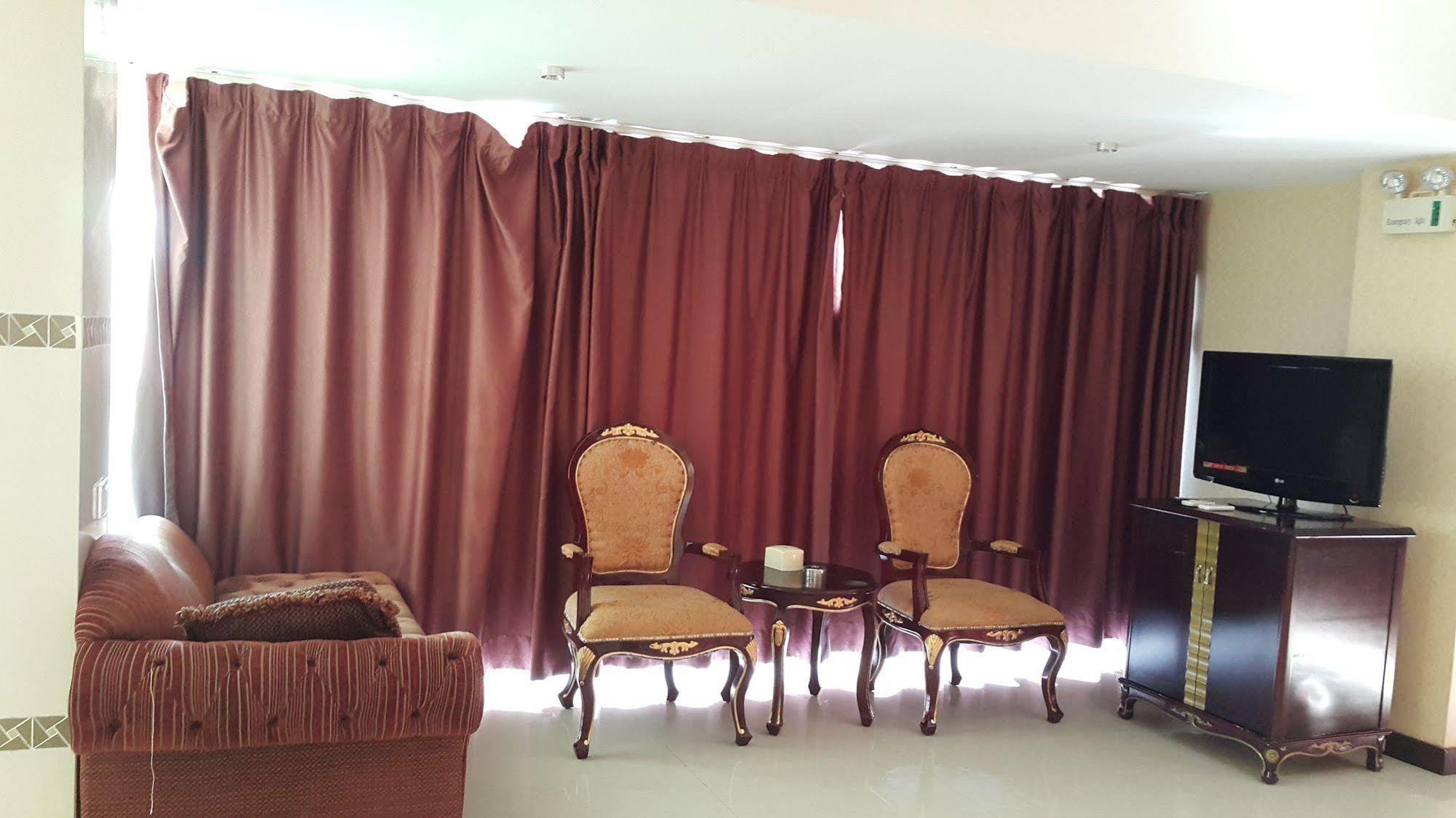 The Privi Suites Патая Екстериор снимка