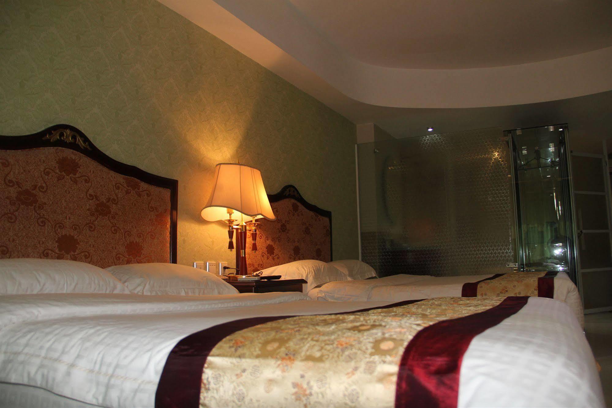 The Privi Suites Патая Екстериор снимка