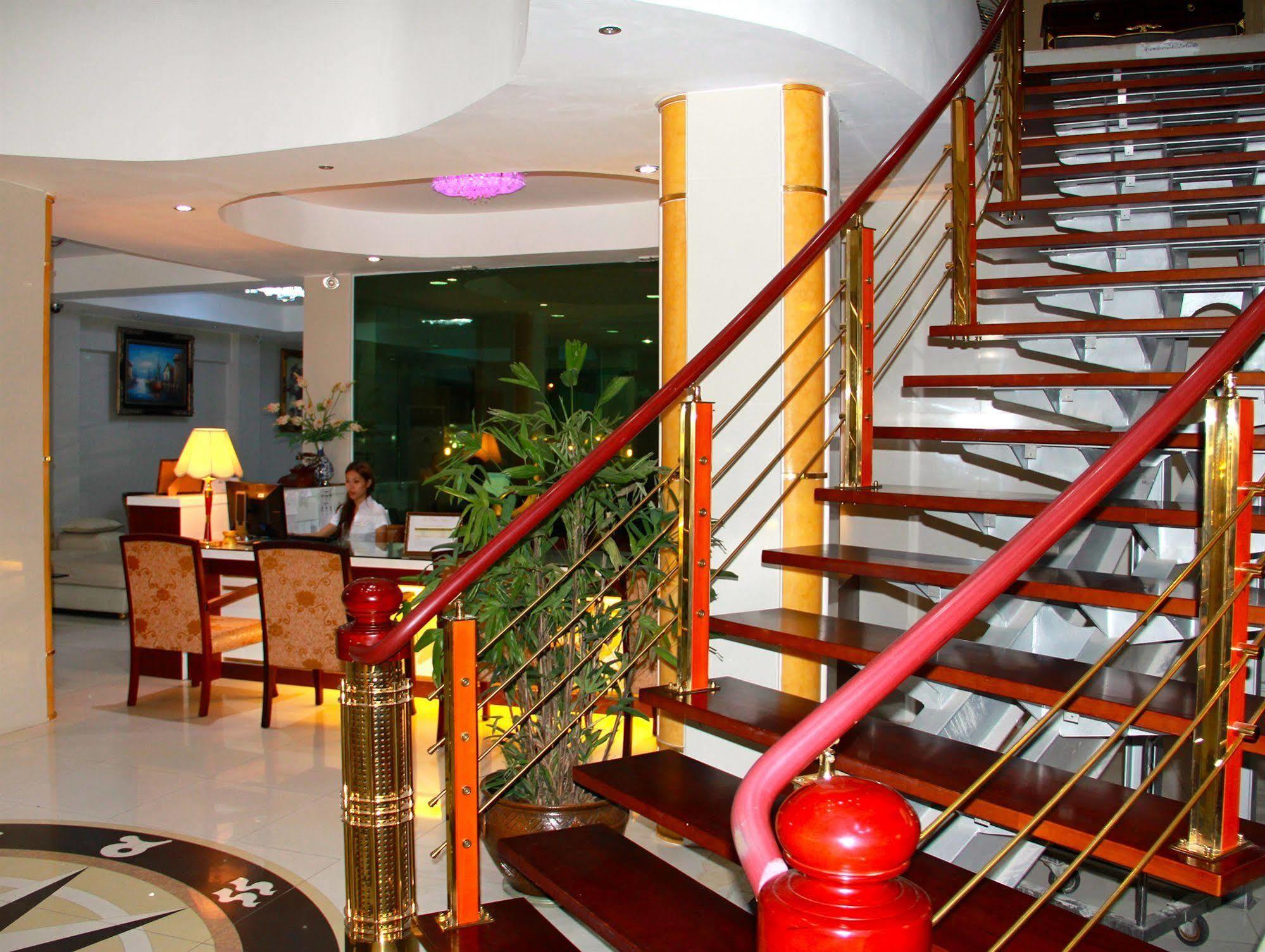 The Privi Suites Патая Екстериор снимка
