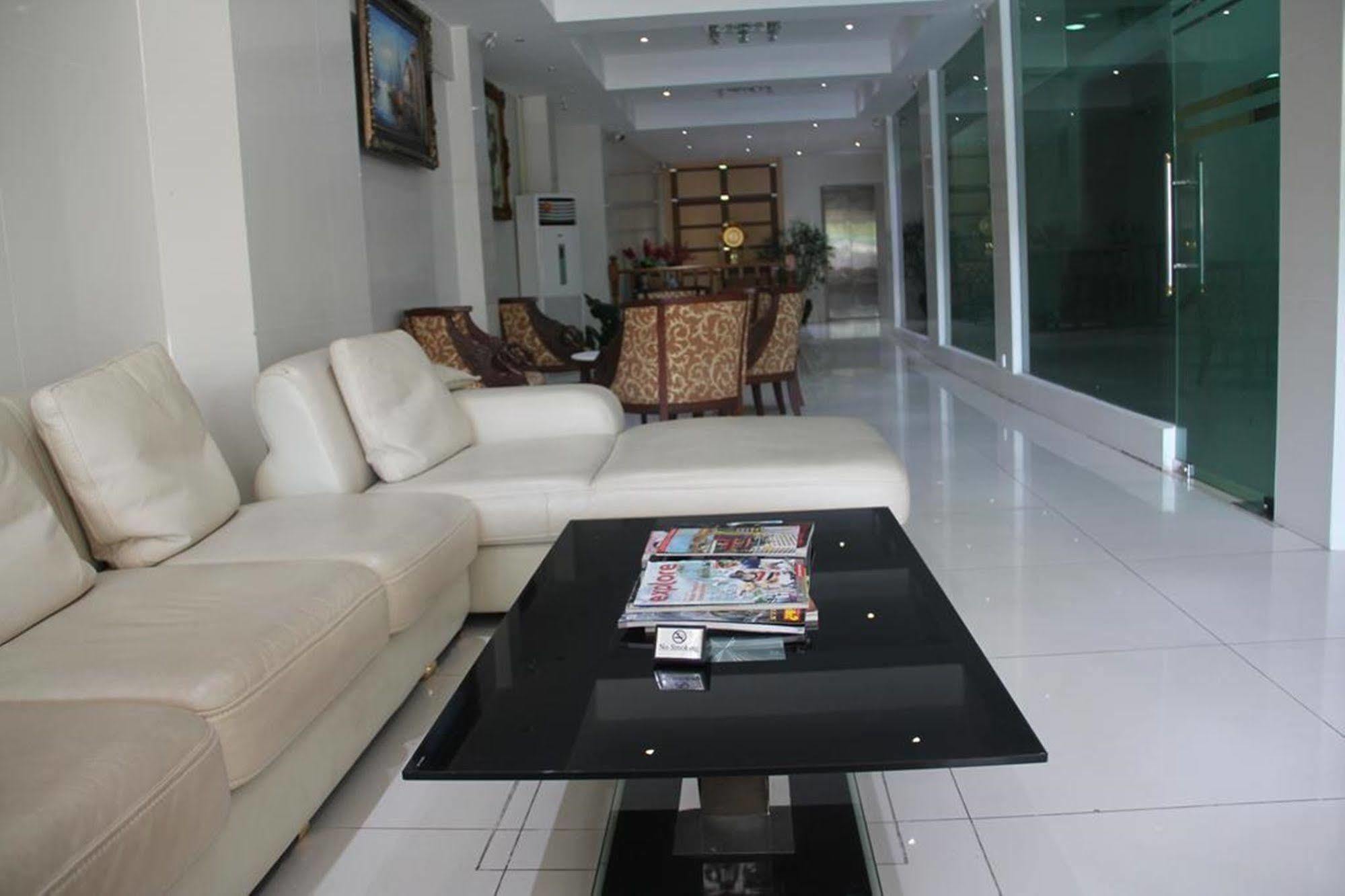 The Privi Suites Патая Екстериор снимка